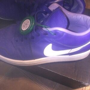 Blue Retro Jordans 1's ! Still Good Shape